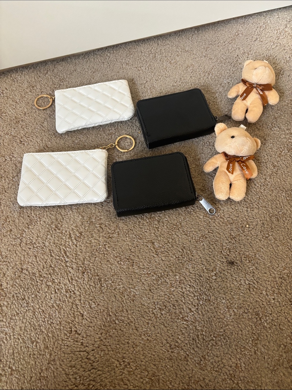 Quilted Zip Card Wallet - White and Black and bag charms 6 items